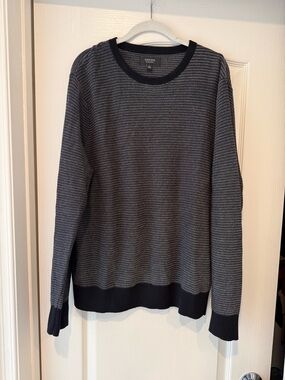 Nordstrom Men's Navy and Gray Crewneck Textured Sweater